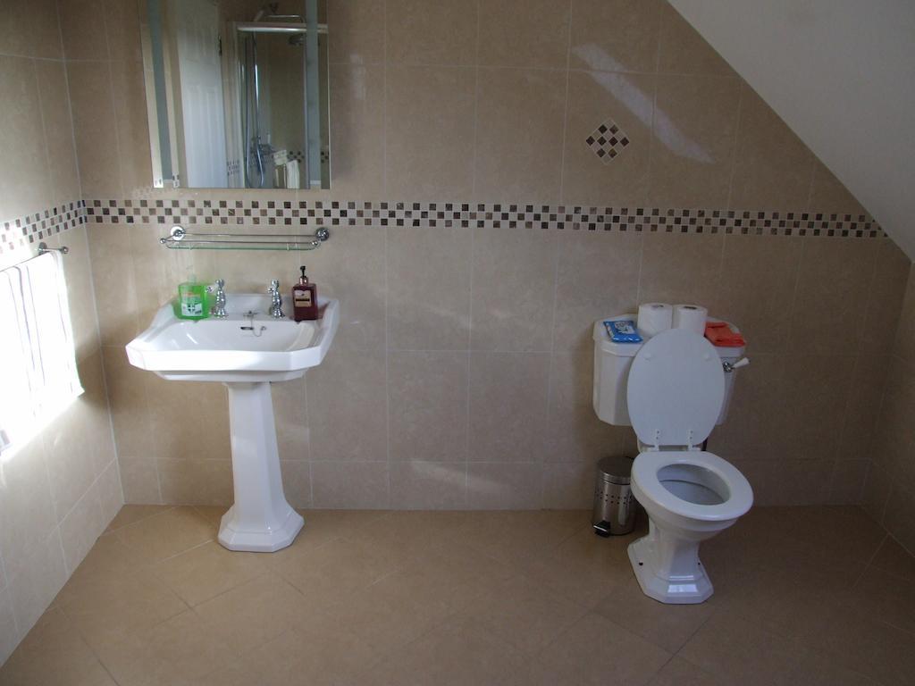 نيوبريدج The Curragh Country House Accommodation الغرفة الصورة