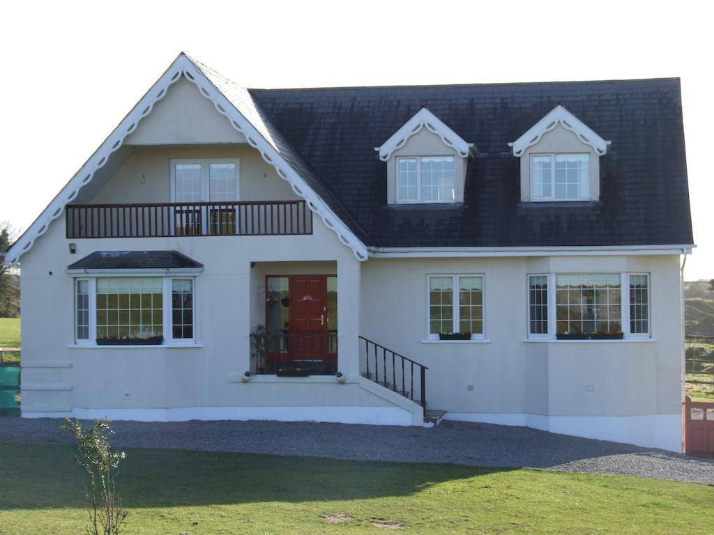 نيوبريدج The Curragh Country House Accommodation المظهر الخارجي الصورة