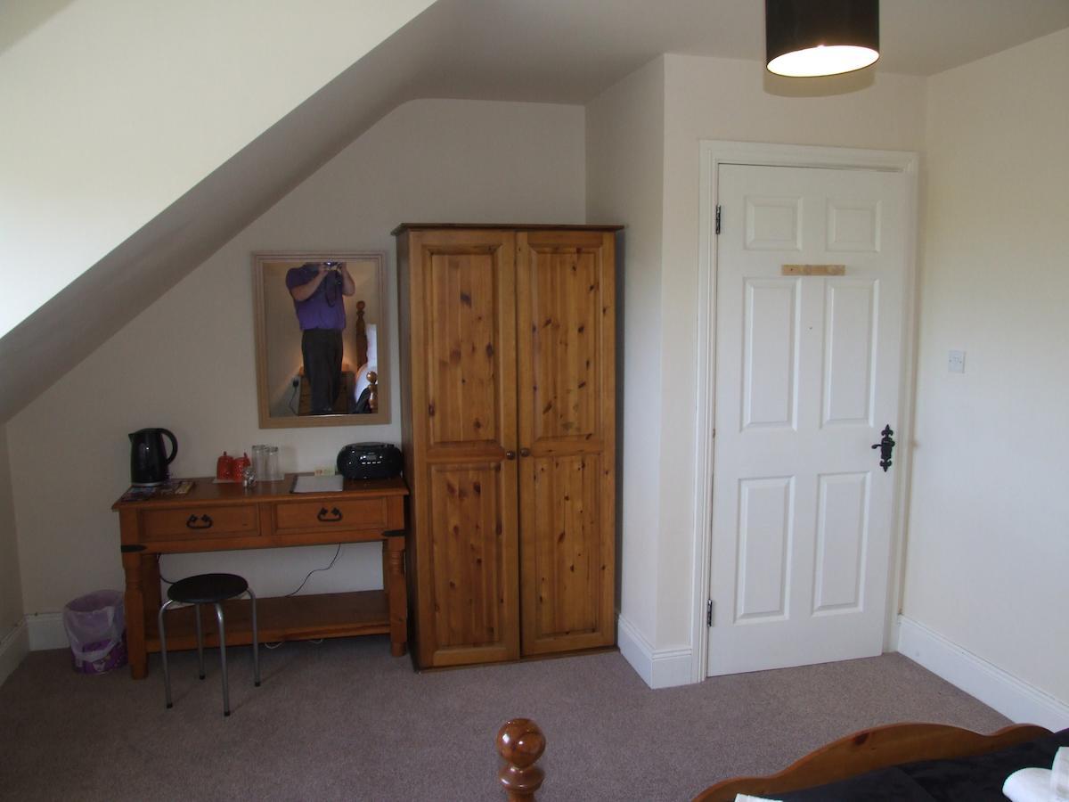 نيوبريدج The Curragh Country House Accommodation الغرفة الصورة
